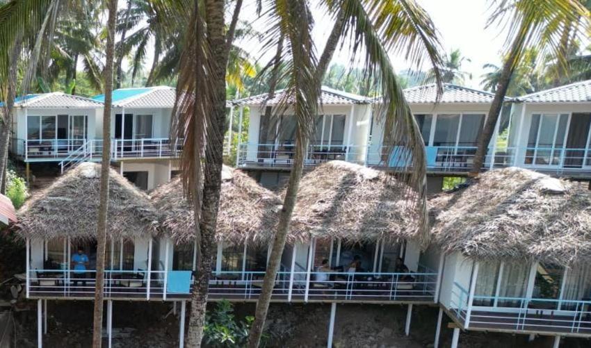 Grand Sea Shades Goa Hotel ปาโลเลม ภายนอก รูปภาพ