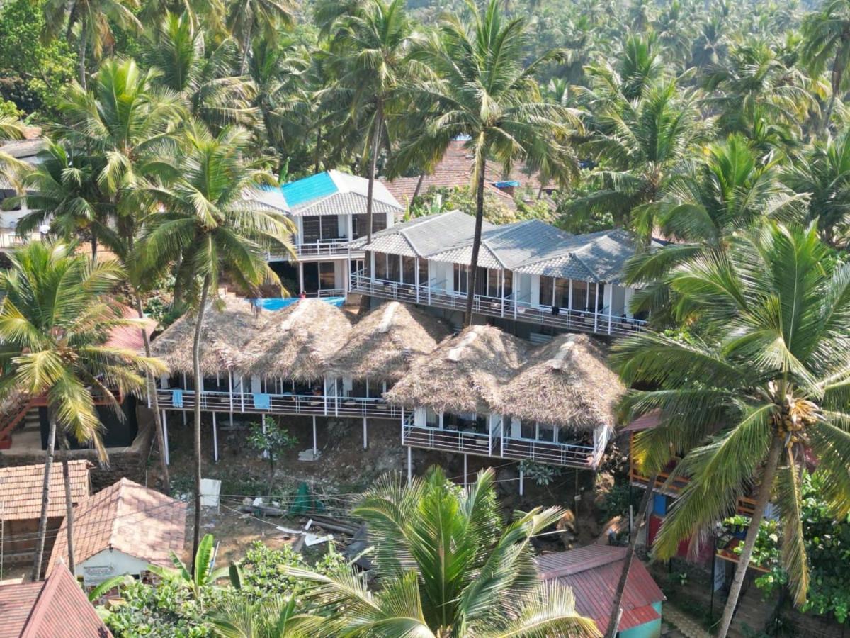 Grand Sea Shades Goa Hotel ปาโลเลม ภายนอก รูปภาพ
